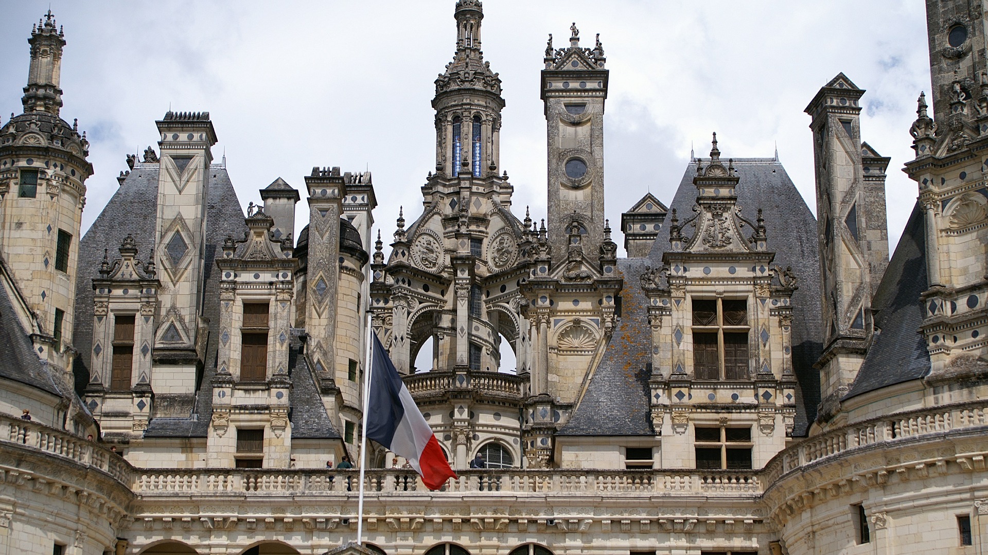 The Best Place to Retire in France for English Speakers - Vimarsana News