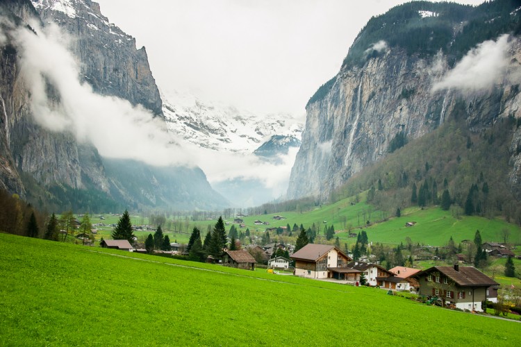 10 Countries Offering Citizenship To Indians