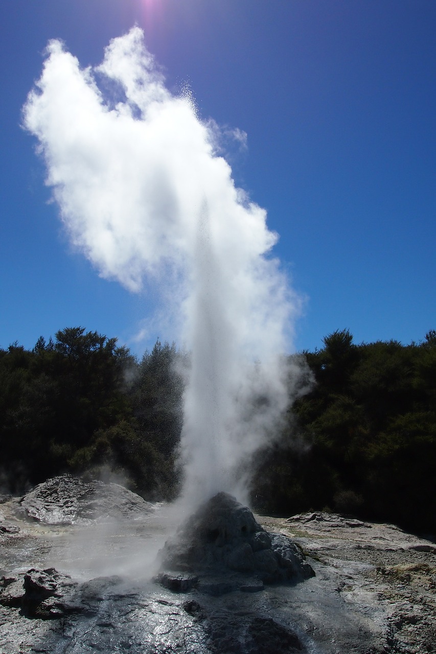 13 Biggest Geysers in the World Insider Monkey
