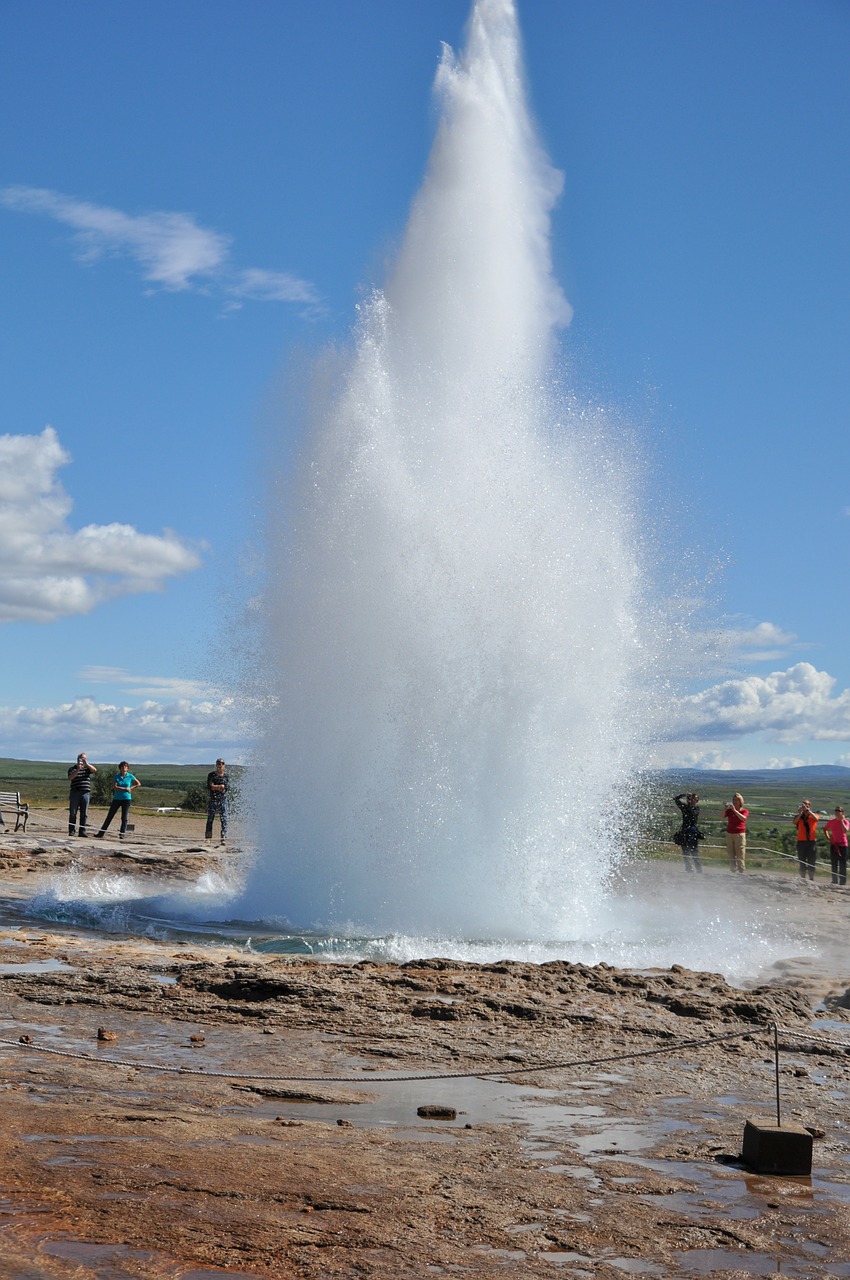 13 Biggest Geysers in the World Insider Monkey