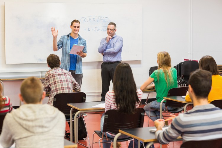 10 States Where Teachers Earn the Lowest Salaries