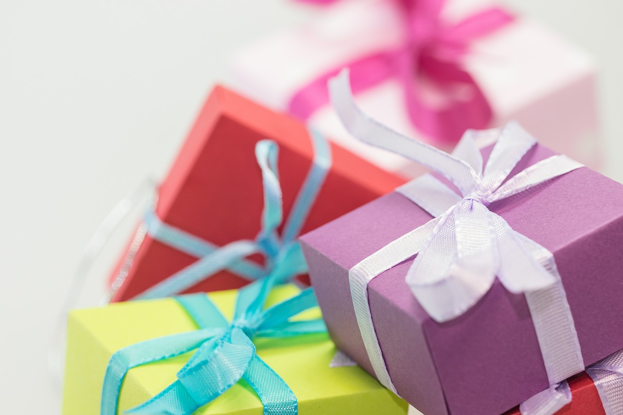 30 Best Gifts to Impress Women Under $100 - Vimarsana News