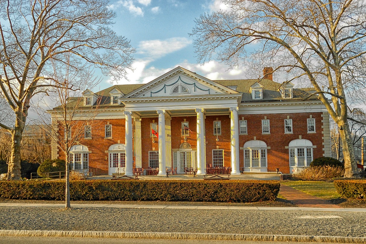 10 Colleges With the Highest Acceptance Rates - Vimarsana News