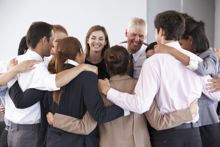7 Best Company Team Building Activities to Build Workplace Camaraderie