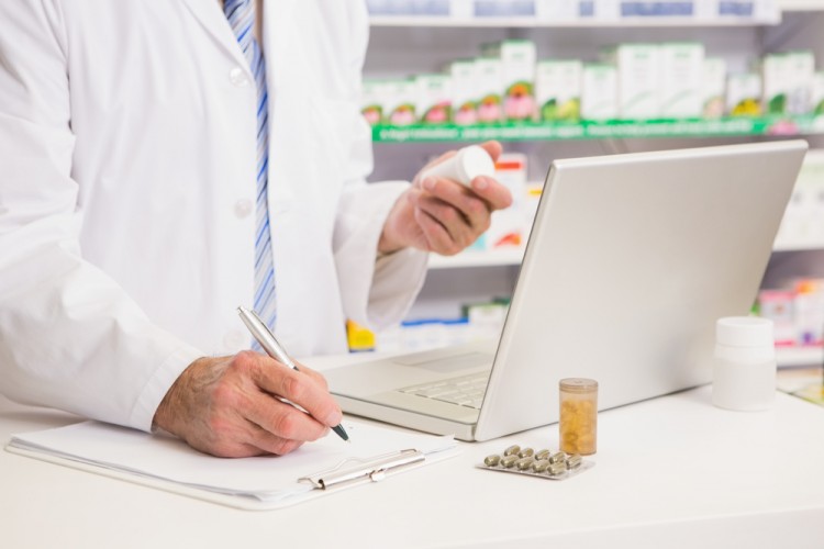 pharmacist, medical, retail, worker, team, young, staff, lab, chemistry, business, drug, chemist, adult, teamwork, internet, male, drugstore, service,