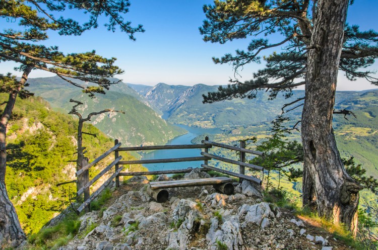 18 Best Vacation Spots for Young Couples on a Budget