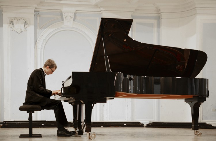 5 Best Instruments for a Child to Learn First