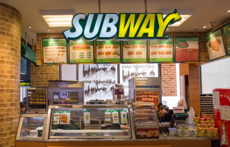 subway, sandwich, interior, food, fast, store, logo, shop, fastfood, meal, cafe, delicious, green, fat, outlet, business, drink, sign, commercial, restaurant, people, chain, junk, 11 Fastest Growing Franchises Of 2015