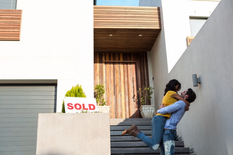 abode, affection, apartment, attractive, casual, caucasian, couple, domestic life, domicile, embracing, female, handsome, happiness, happy, home, homeowner, homey, house, household, hugging, leisure, lifestyle, love, male, man, moving, moving house, new, placard, portrait, real estate, relationship, relocating, relocation, shirt, sign, sold, standing, together, white, woman, young adult