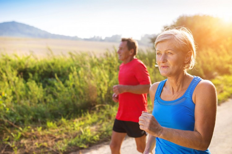 7 Easiest Fitness Trackers To Use Without Phone For Seniors