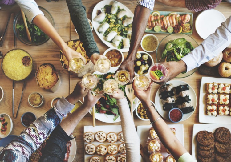 16 Apps For Meeting Cool People and Making Friends Near Me