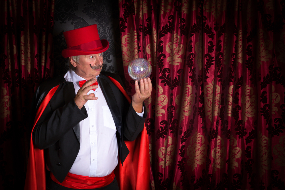 11 Easiest Magic Tricks to Do at Home Insider Monkey