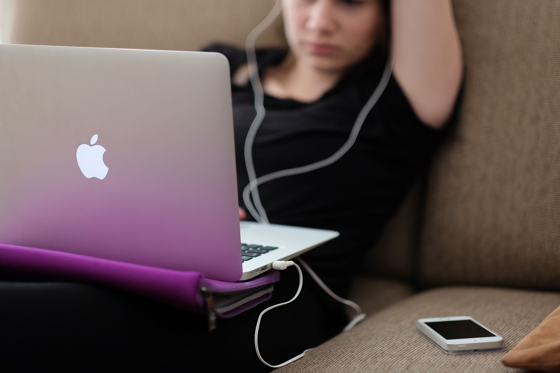 Apple (AAPL) Isn't Going To Buy Perplexity, Says Jim Cramer