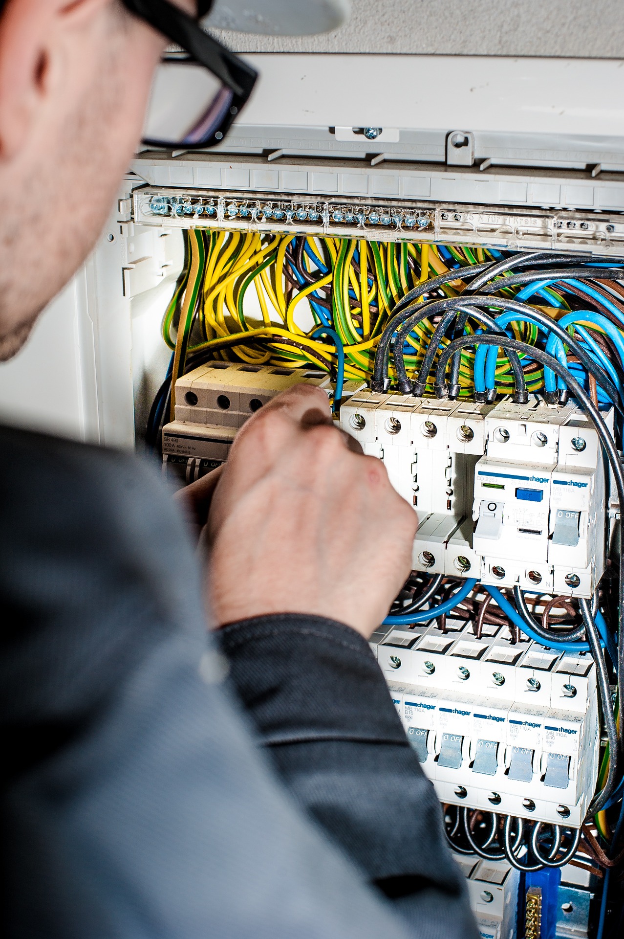 Here Funds are Buying Duke Energy Corp (NYSE:DUK) To Ride the AI Boom in Utilities - Vimarsana News