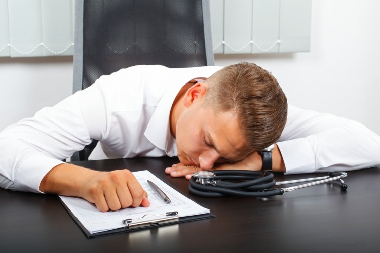 10 Doctors and Specialists Who Work the Longest Hours