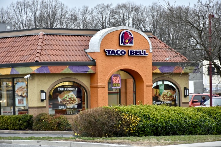 10 Easiest Fast Food Jobs to Get in America