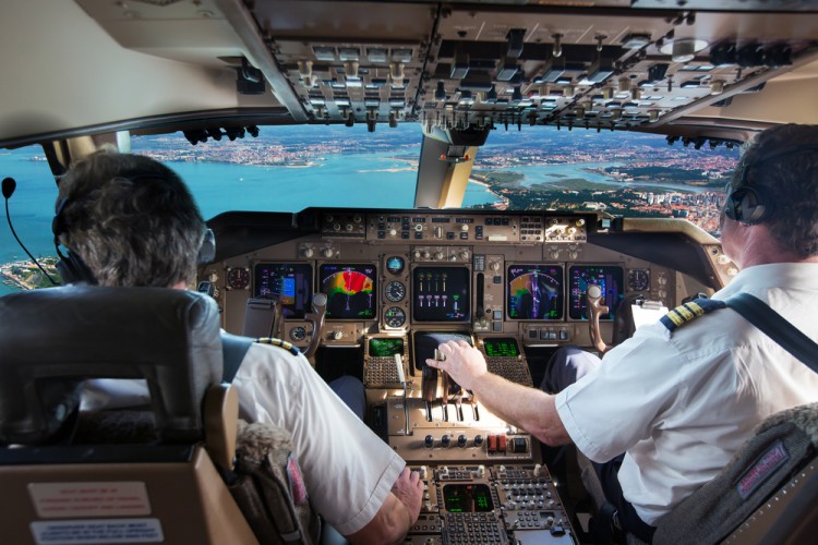15 Best States For Airline Pilots, Copilots, and Flight Engineers