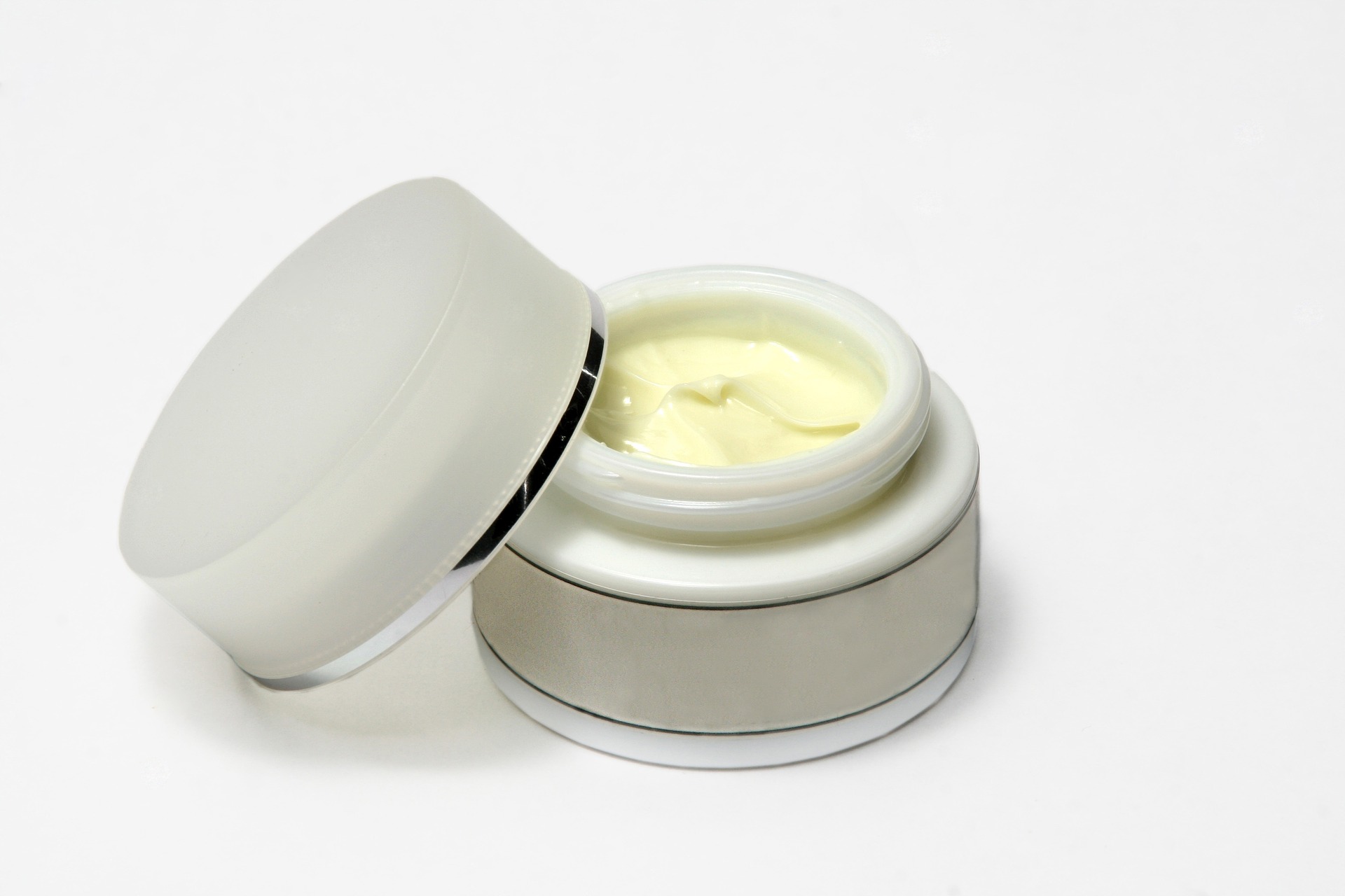 5 High Quality Best Foot Creams for Cracked Heels