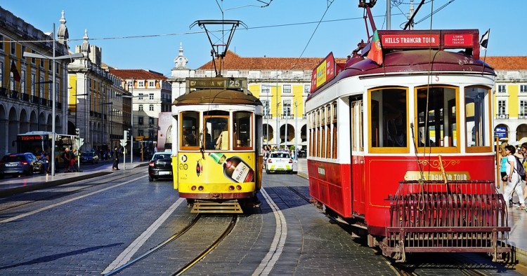 18 Best Vacation Spots for Young Couples on a Budget