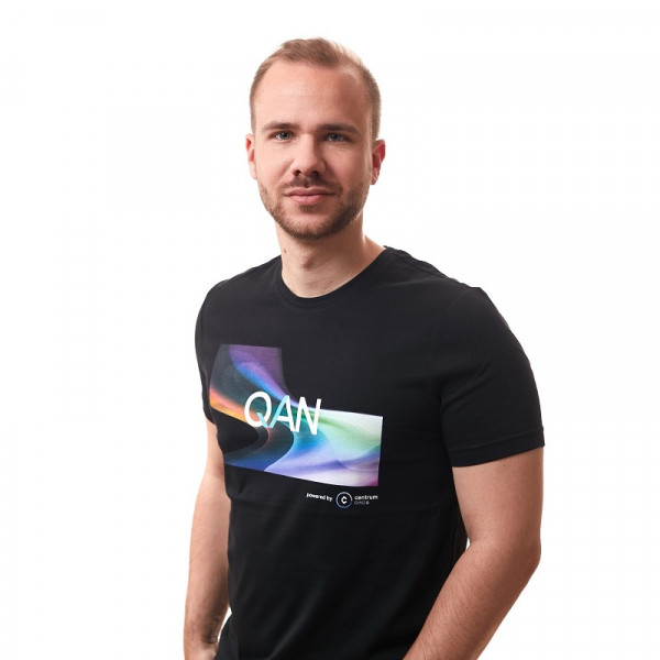 Johann Polecsak, QAN’s Chief Technology Officer and Quantum Computing expert