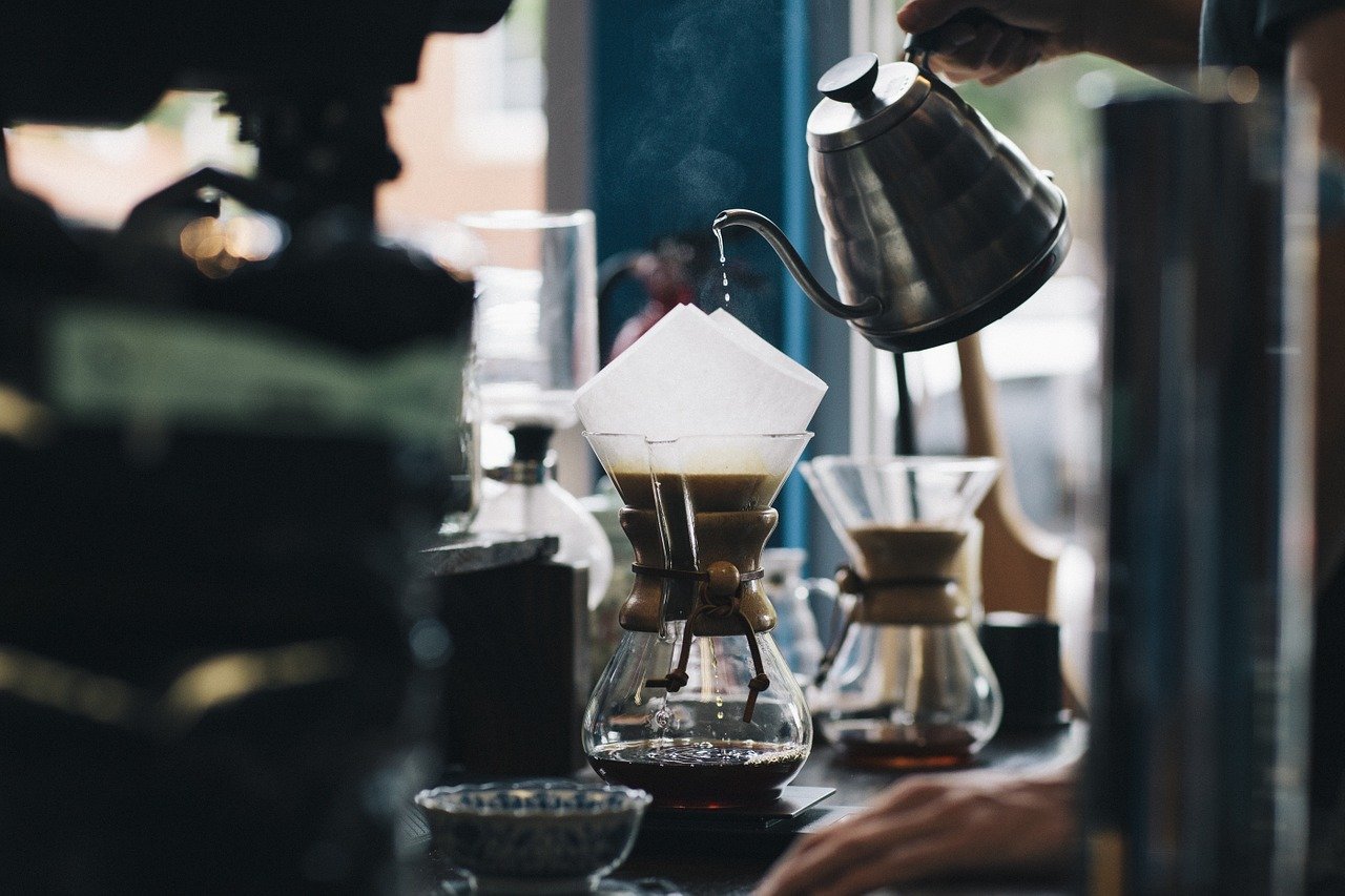 Starbucks (SBUX) Loses 5% on Restructuring, Leadership Changes