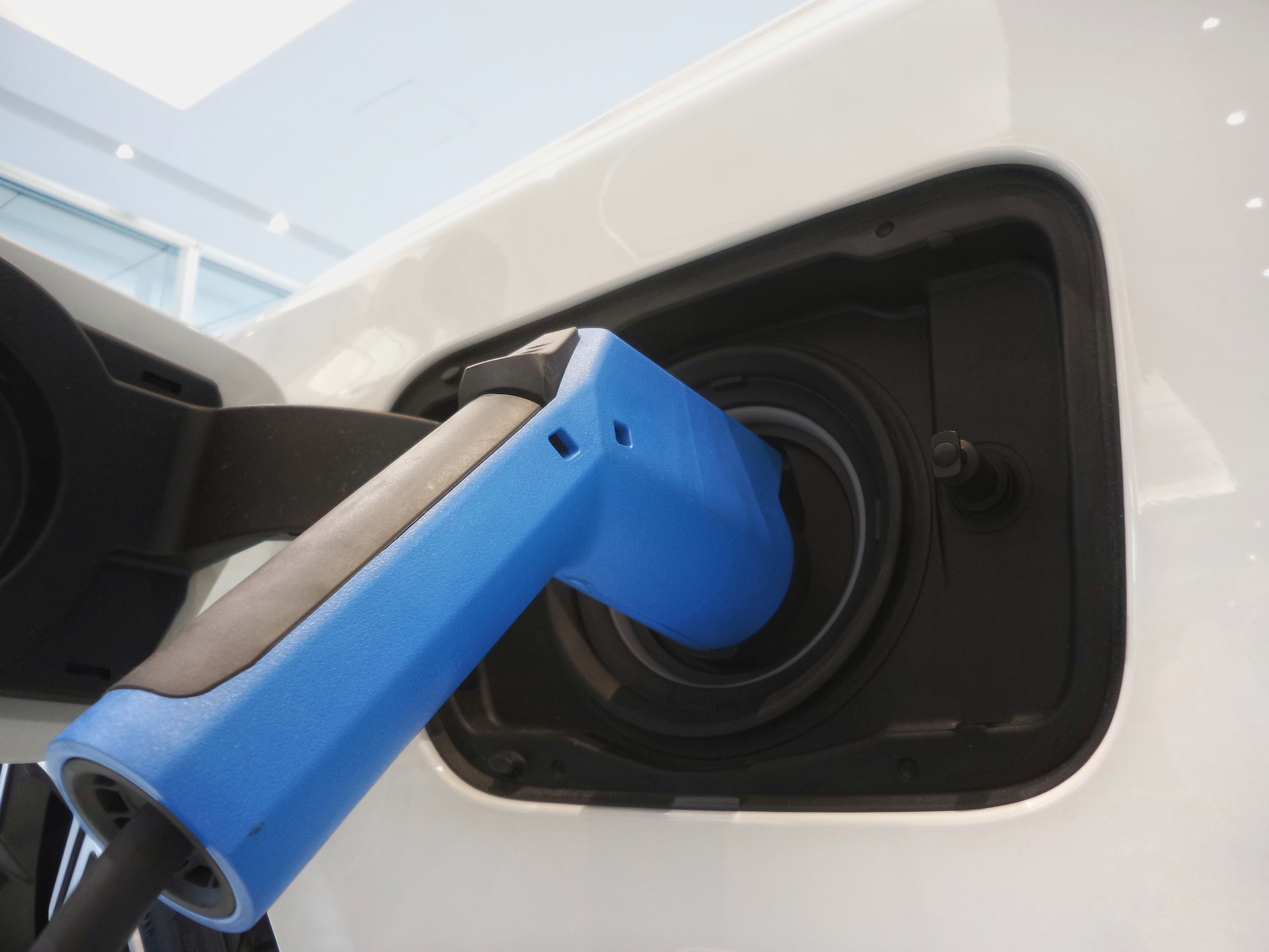Westport Declares Closing of Previously Announced Light-Duty Segment Divestiture