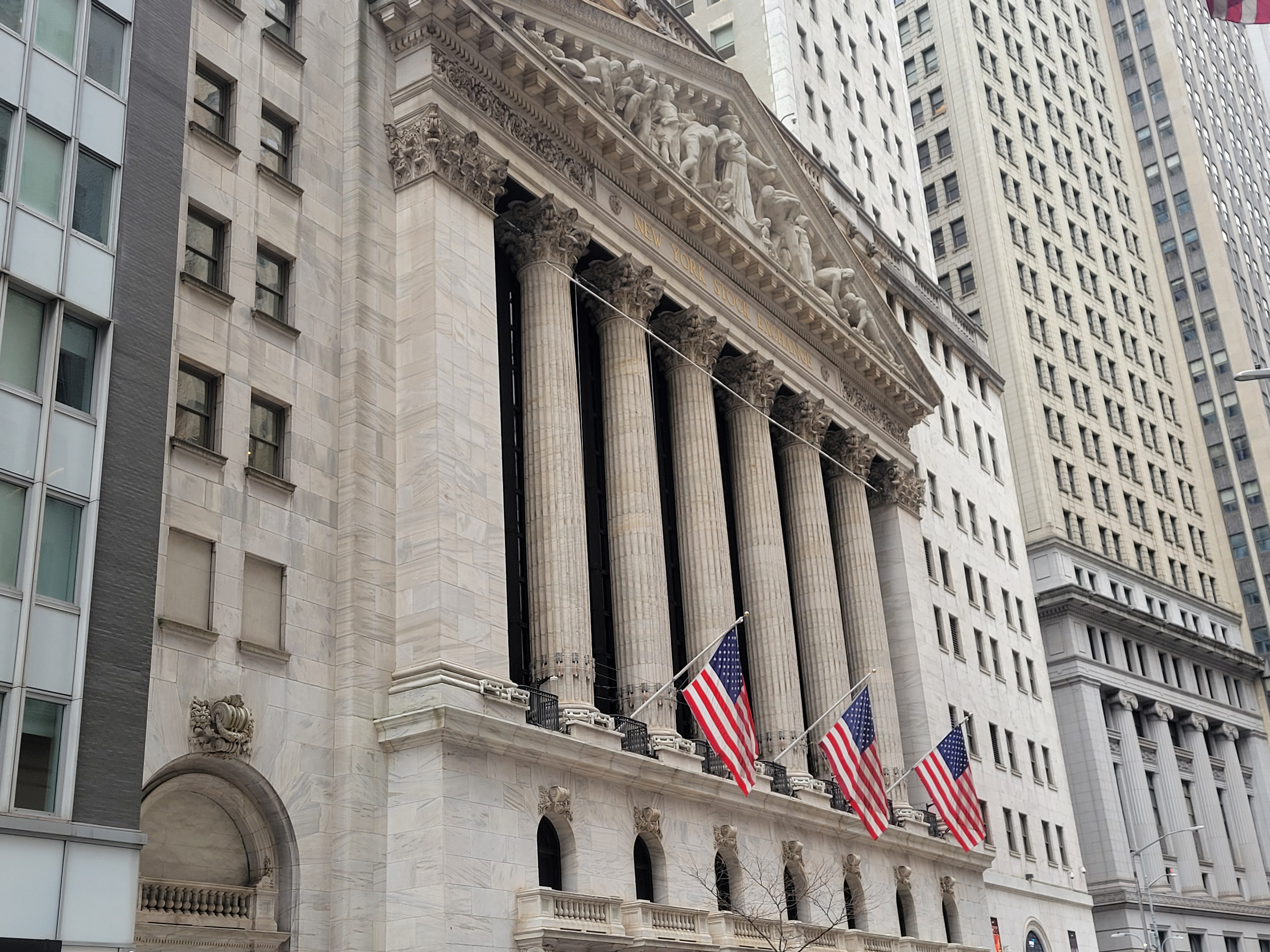 Here Is What You Need To Know Before Investing In Sea Limited (SE)