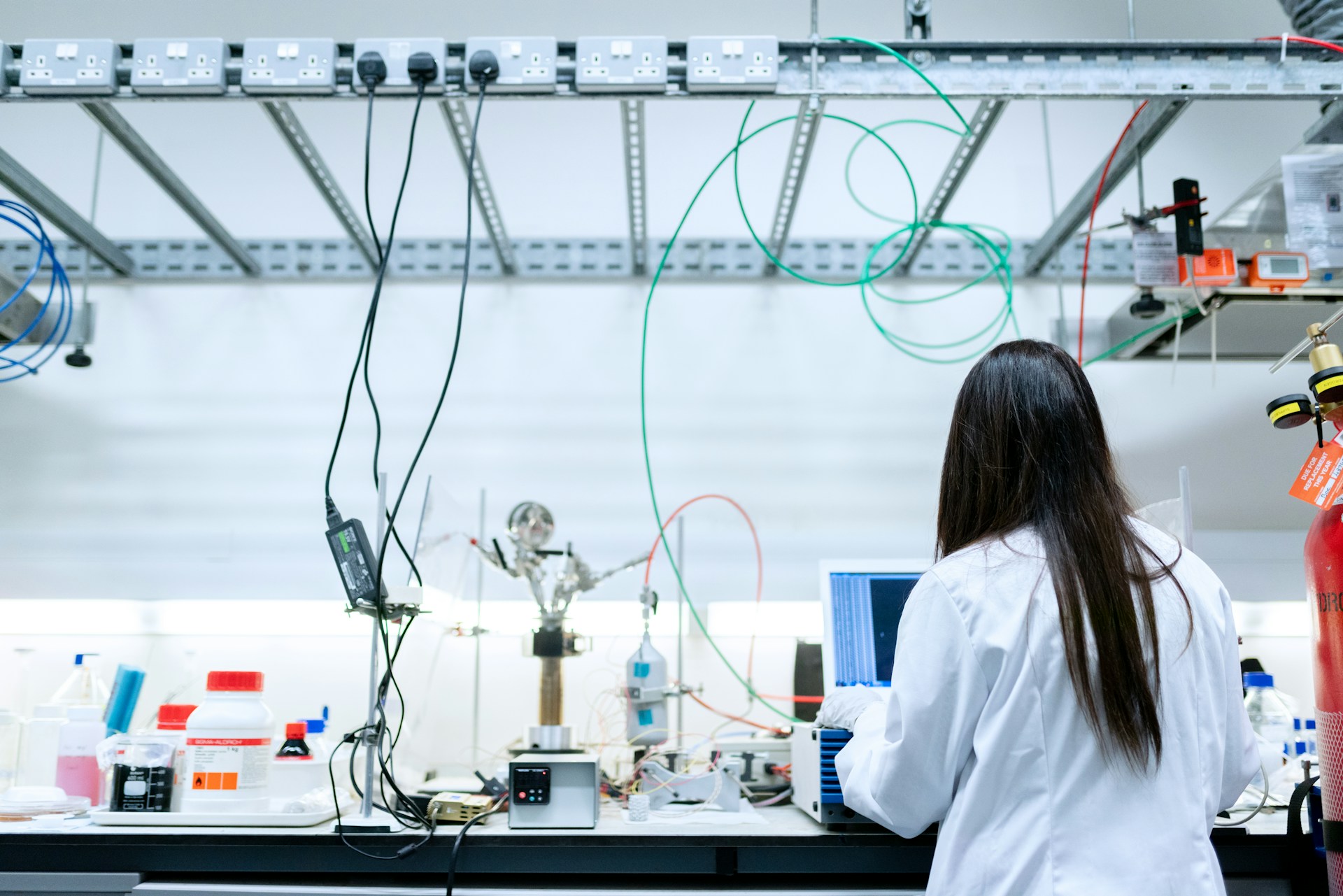 UBS Shrugs Abbott Laboratories' (ABT) Diagnostic Weakness Affirms ‘Buy’ Rating