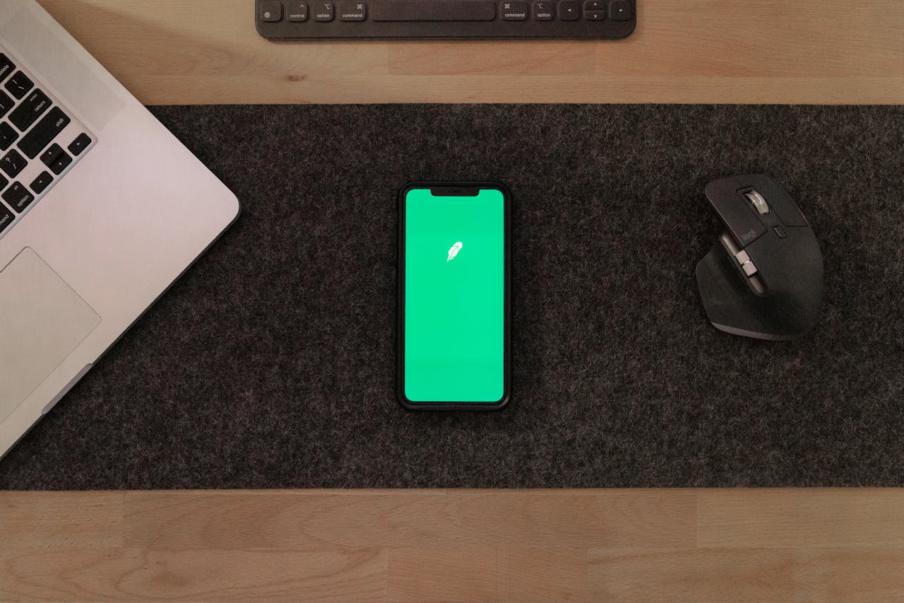 Florida AG Investigates Robinhood (HOOD) Crypto Unit for Deceptive Practices