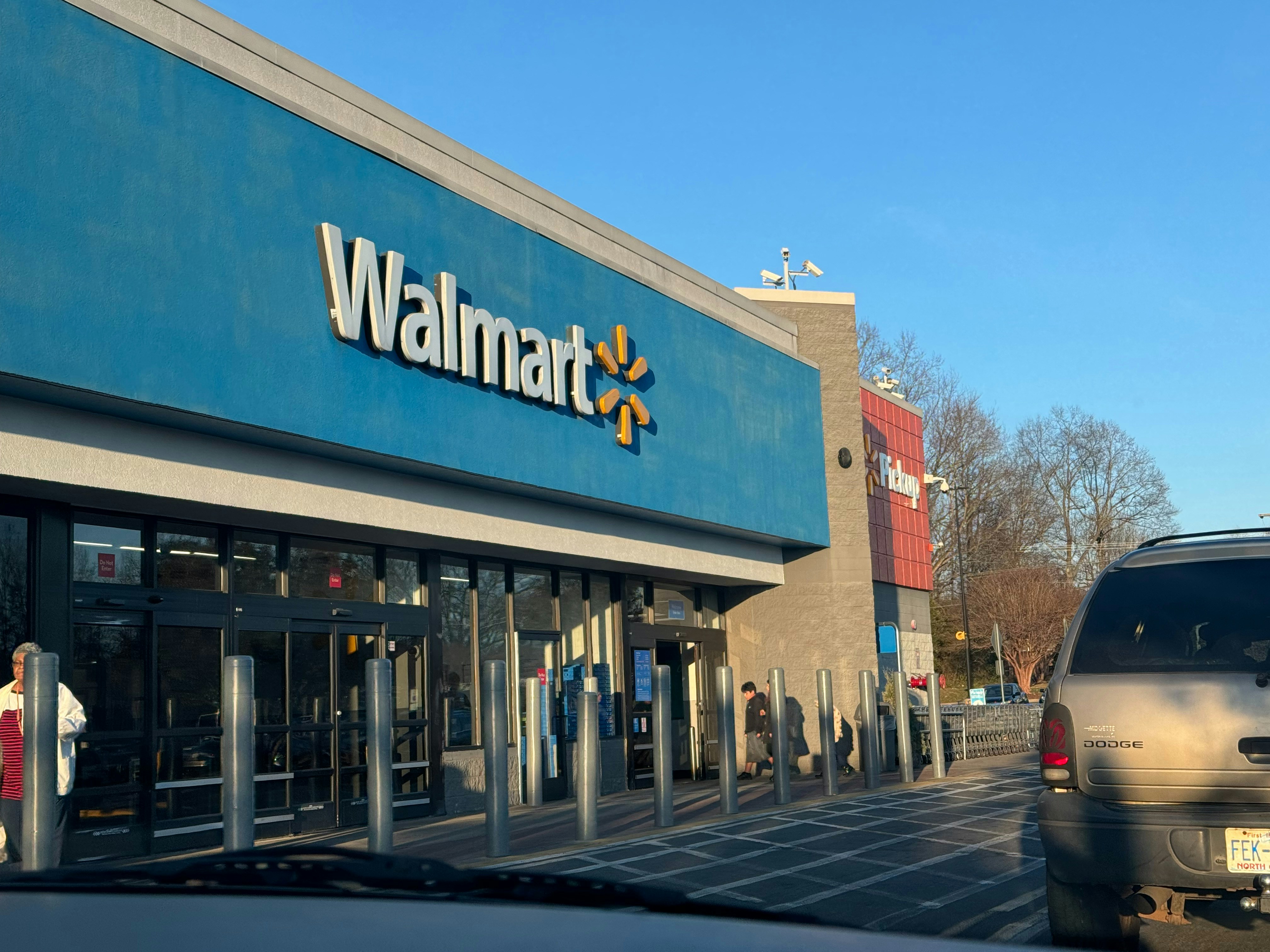 Citi Reaffirms Buy on Walmart (WMT) on Growth Momentum and E-Commerce Push