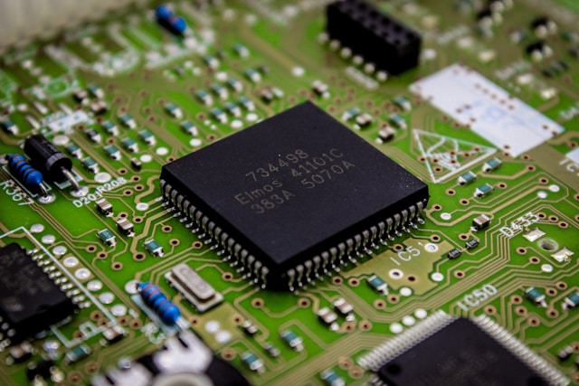 Morgan Stanley Upgrades Qualcomm (QCOM) but Remains Cautious on AI Roadmap